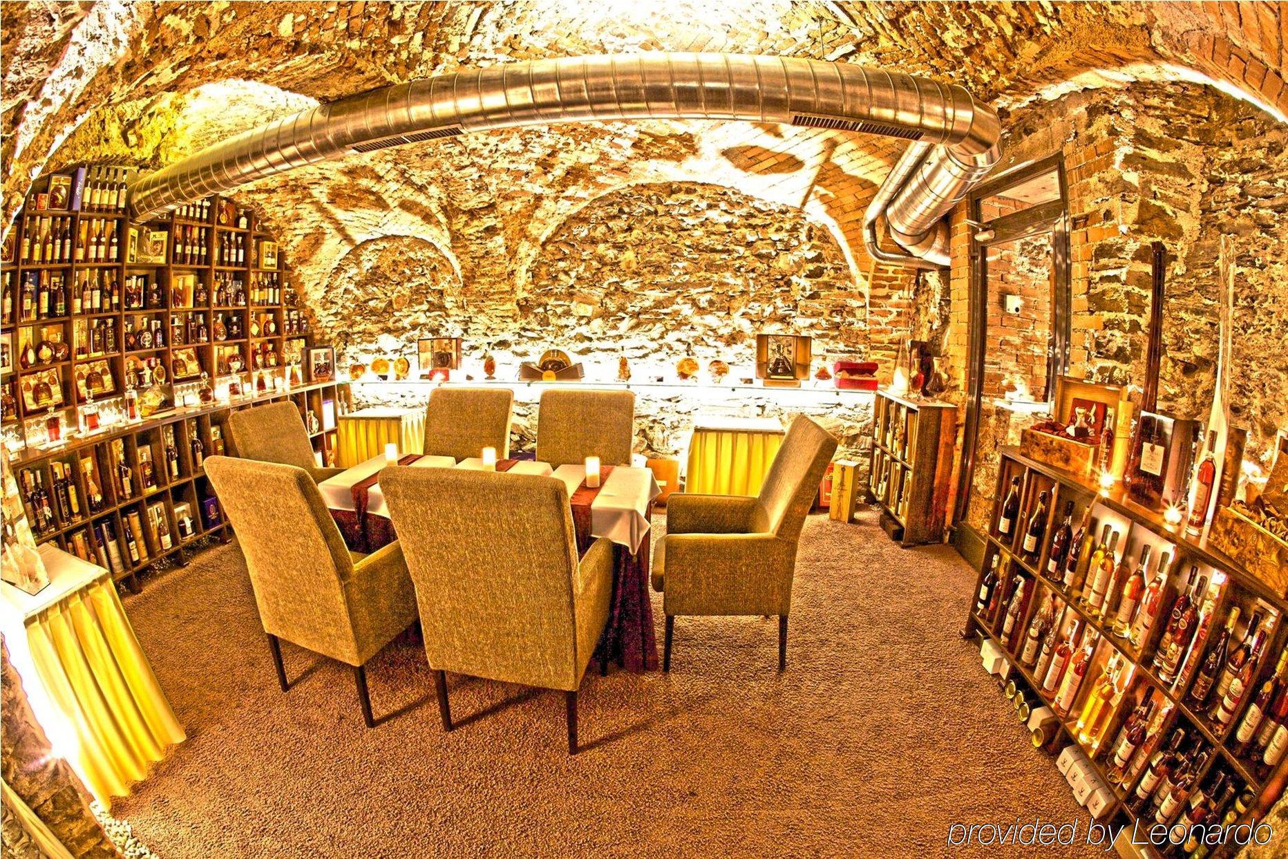 Boutique Hotel Zlaty Dukat Кошице Ресторан фото