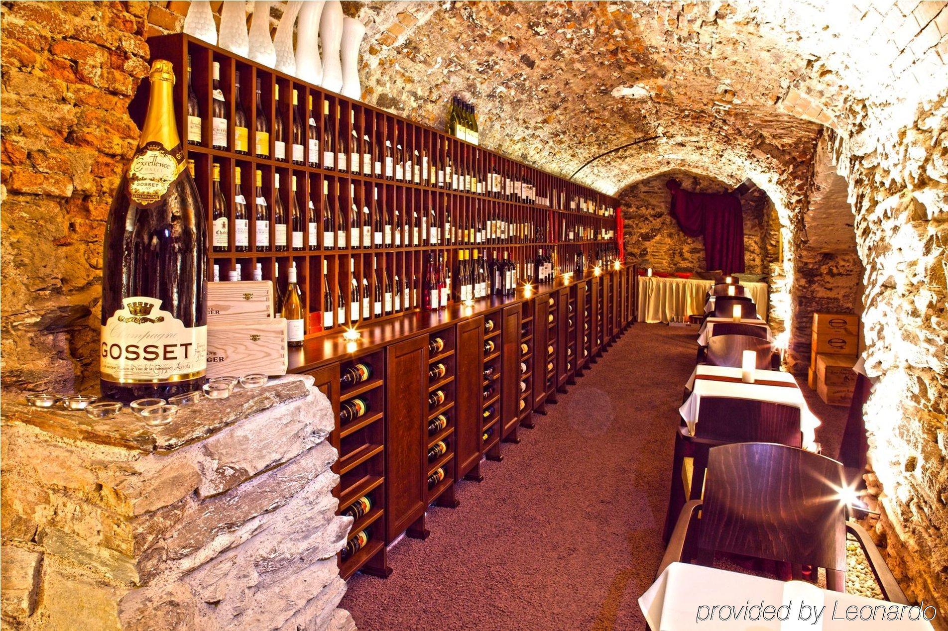 Boutique Hotel Zlaty Dukat Кошице Ресторан фото